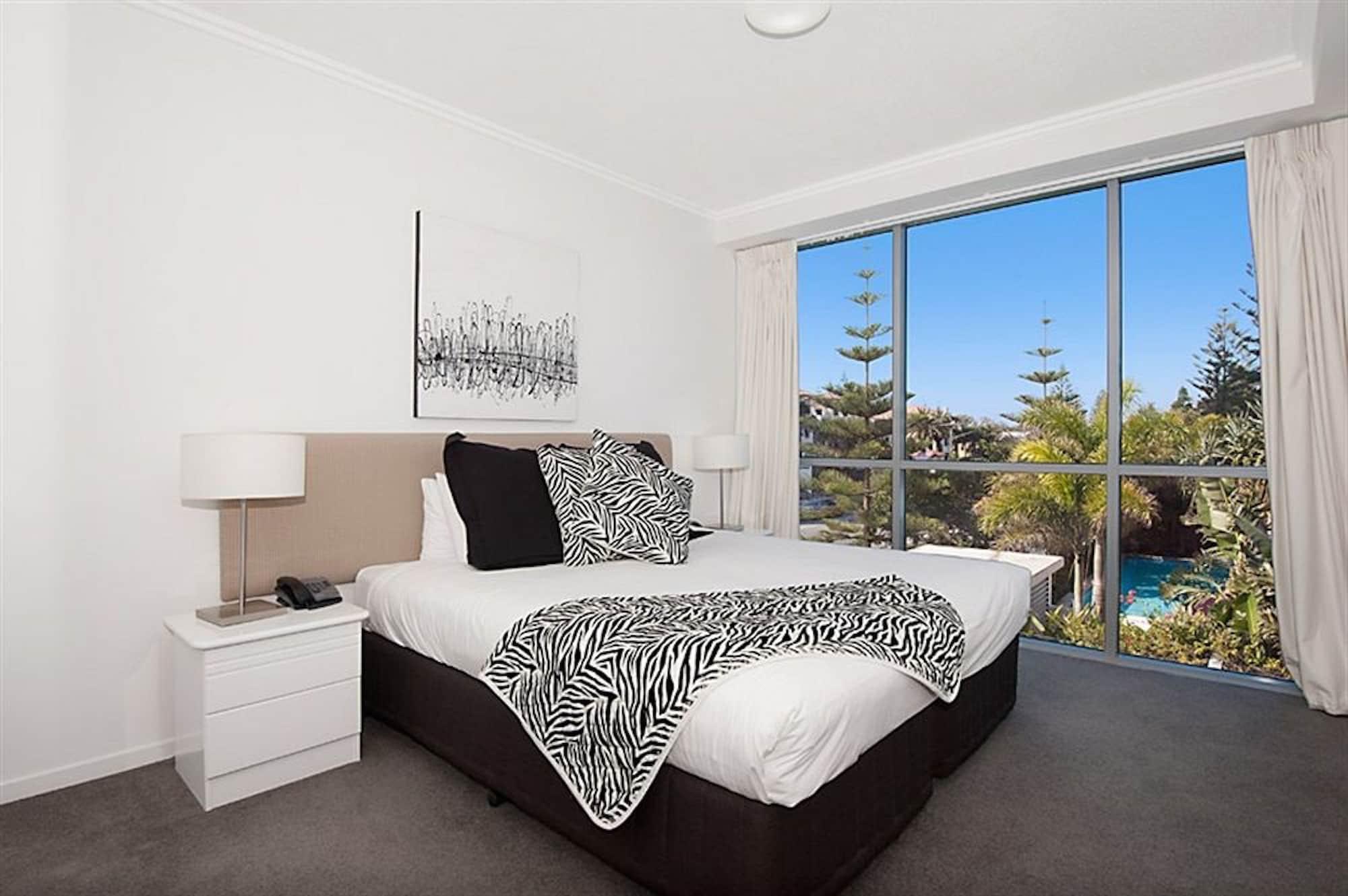 Ocean Pacific Resort - Official Broadbeach Bagian luar foto