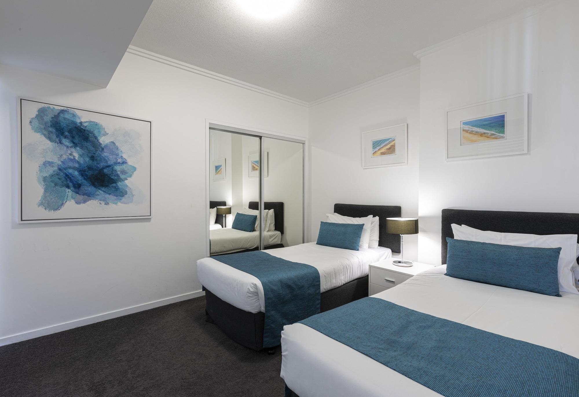 Ocean Pacific Resort - Official Broadbeach Bagian luar foto