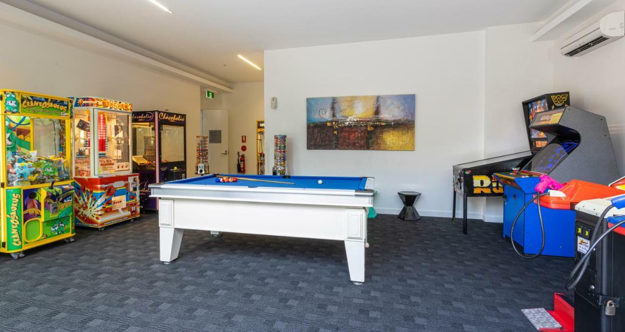 Ocean Pacific Resort - Official Broadbeach Bagian luar foto